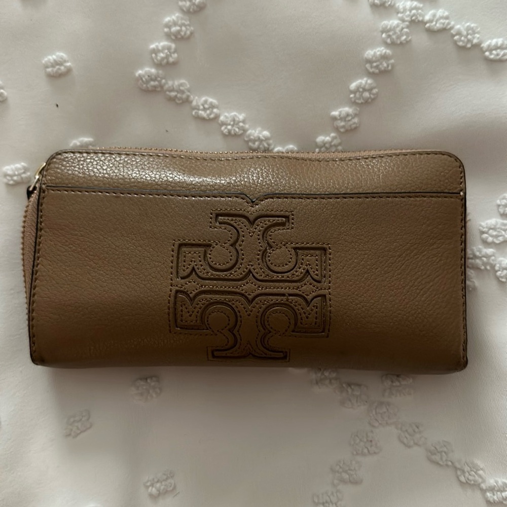 Tory Burch tan leather wallet